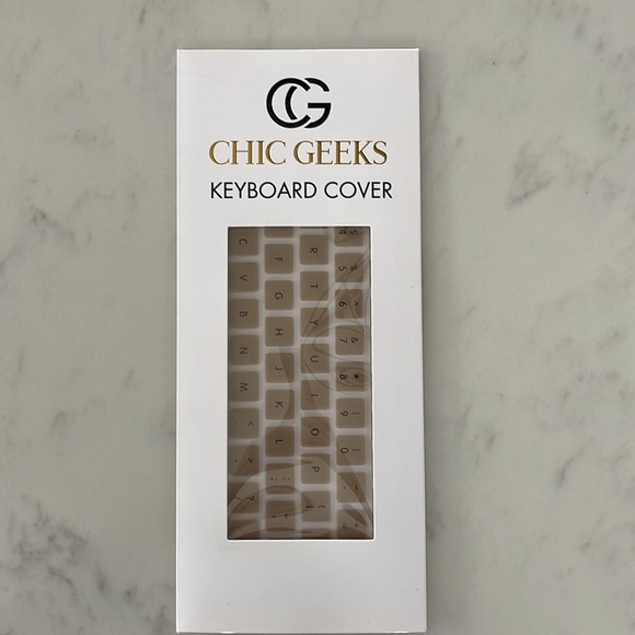NIB Chic Geeks Keyboard Cover Gold - Picture 2 of 5